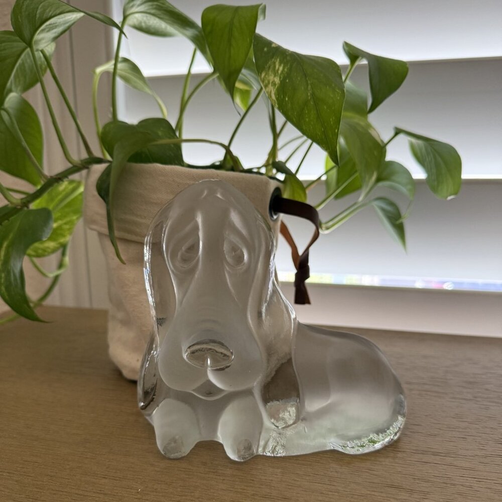 Vintage Dalzell Viking Frosted/Clear Glass Bassett Hound Dog Paperweight